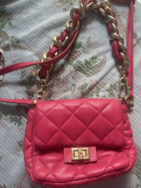 Bolsa pequeña rosa Steve Madden en estado regular