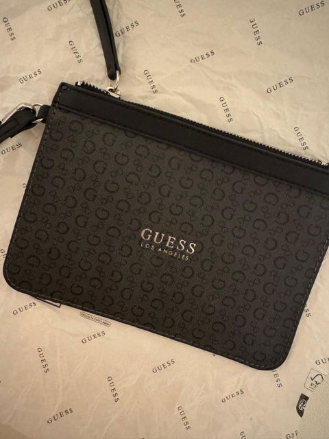 Muñequera Guess negra 23 cm x 16 cm