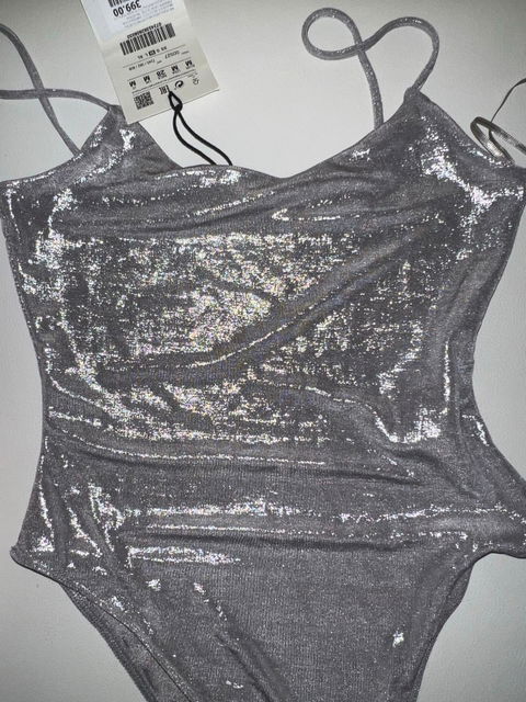 Blusa plateada de Pull&Bear talla S/M