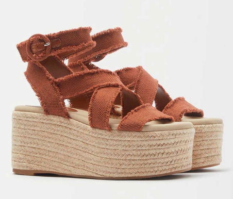 Plataformas camel de Bershka número 23