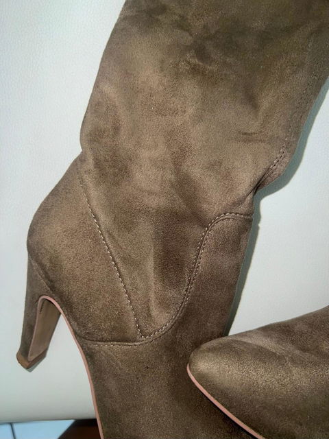 Botas largas camel de calidad y comodidad