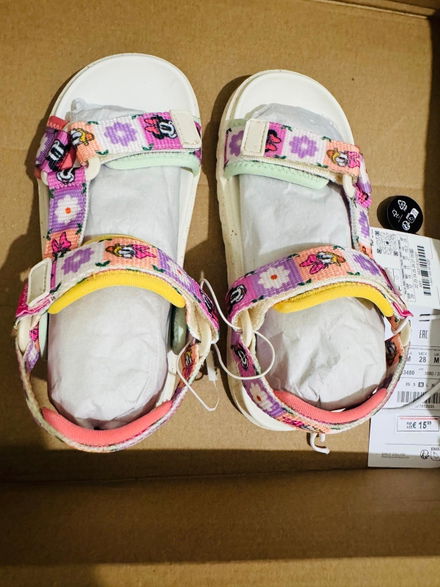 Sandalias multicolor número 19 Méx de Zara Disney
