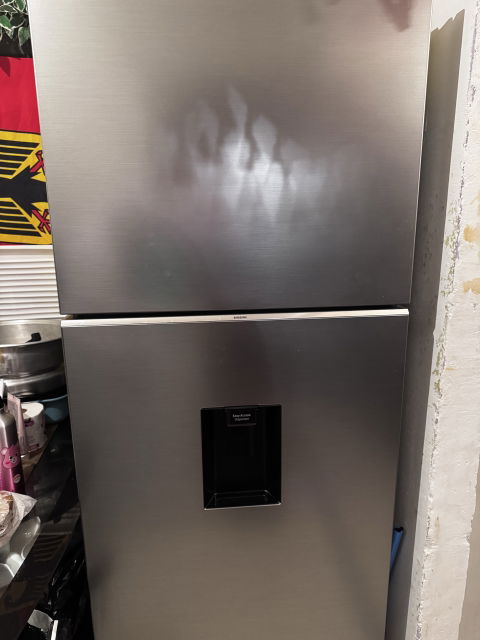 Refrigerador Samsung con dispensador de agua - Como nuevo