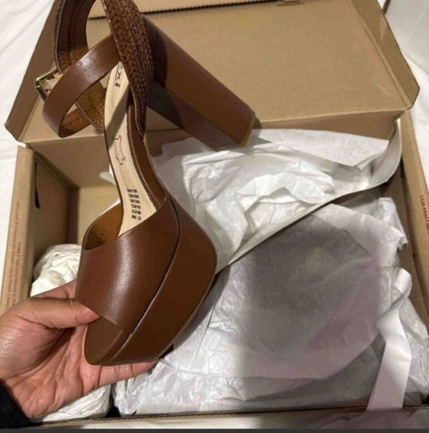 Zapatos de tacón #24 color marrón en caja