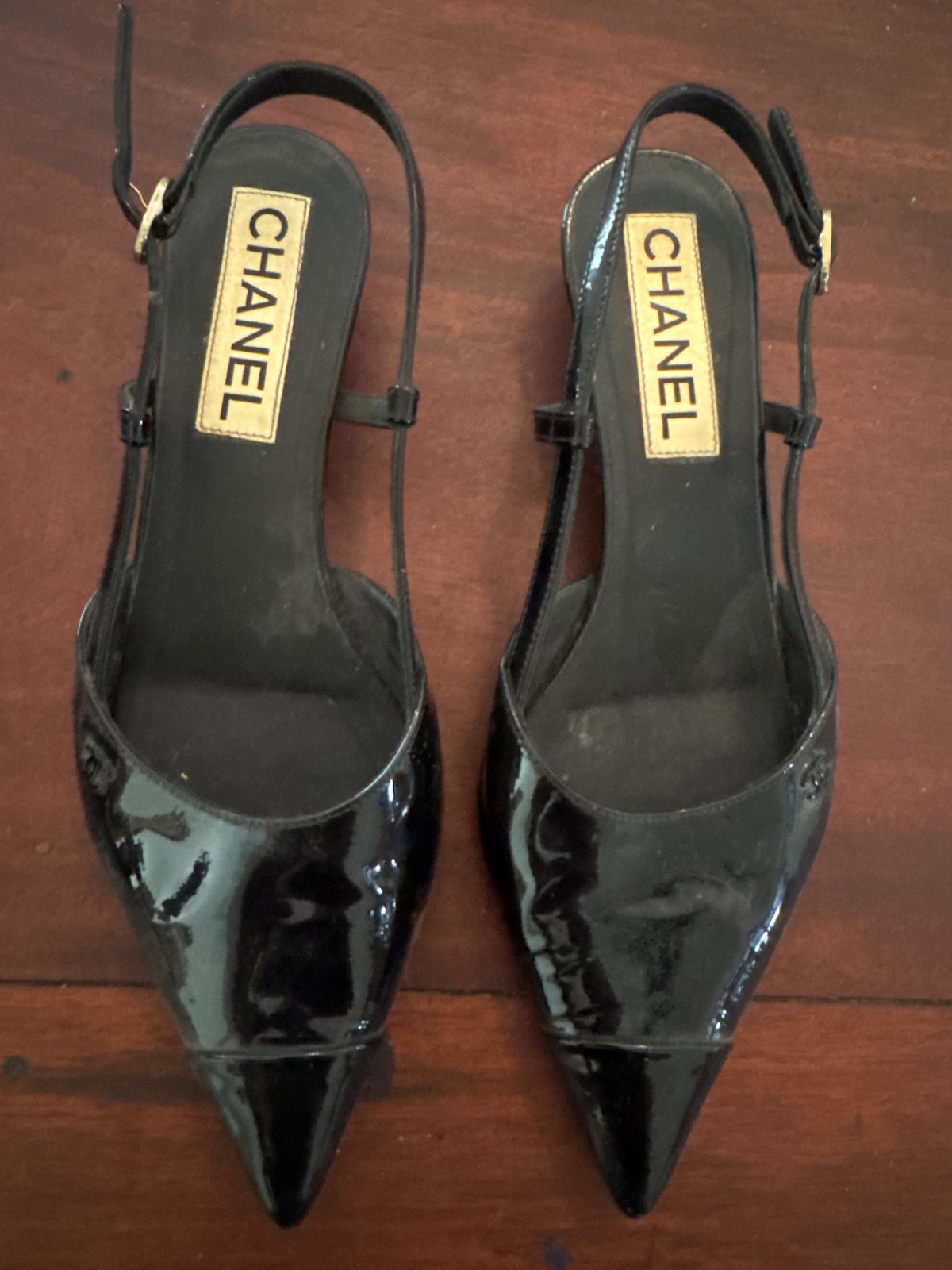 Zapatos de Tacón Slingback CHANEL de Piel Brillante Negros