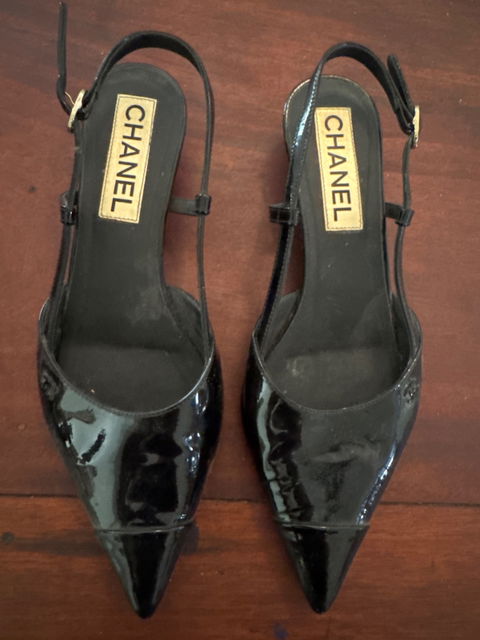 Zapatos de Tacón Slingback CHANEL de Piel Brillante Negros