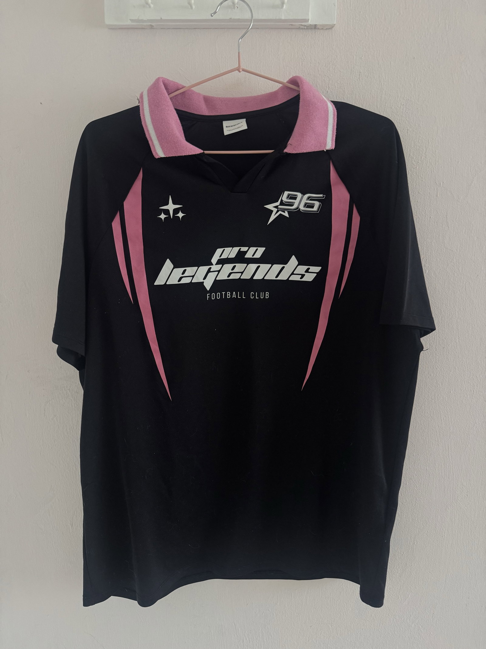 Blusa tipo futbol Bershka