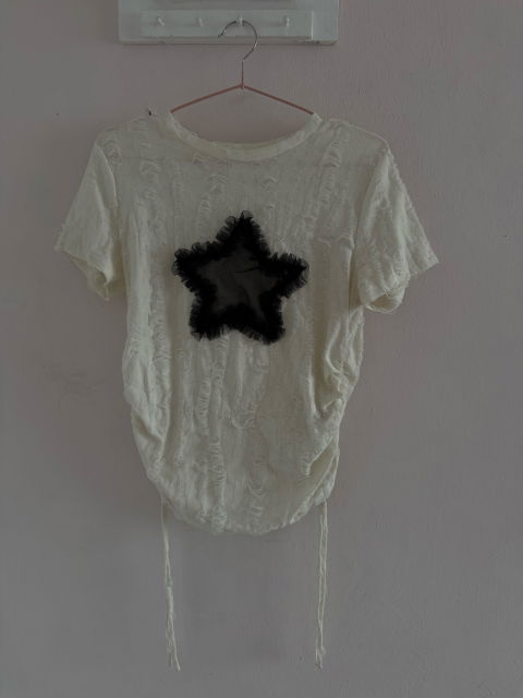 Blusa con Estrella Negra