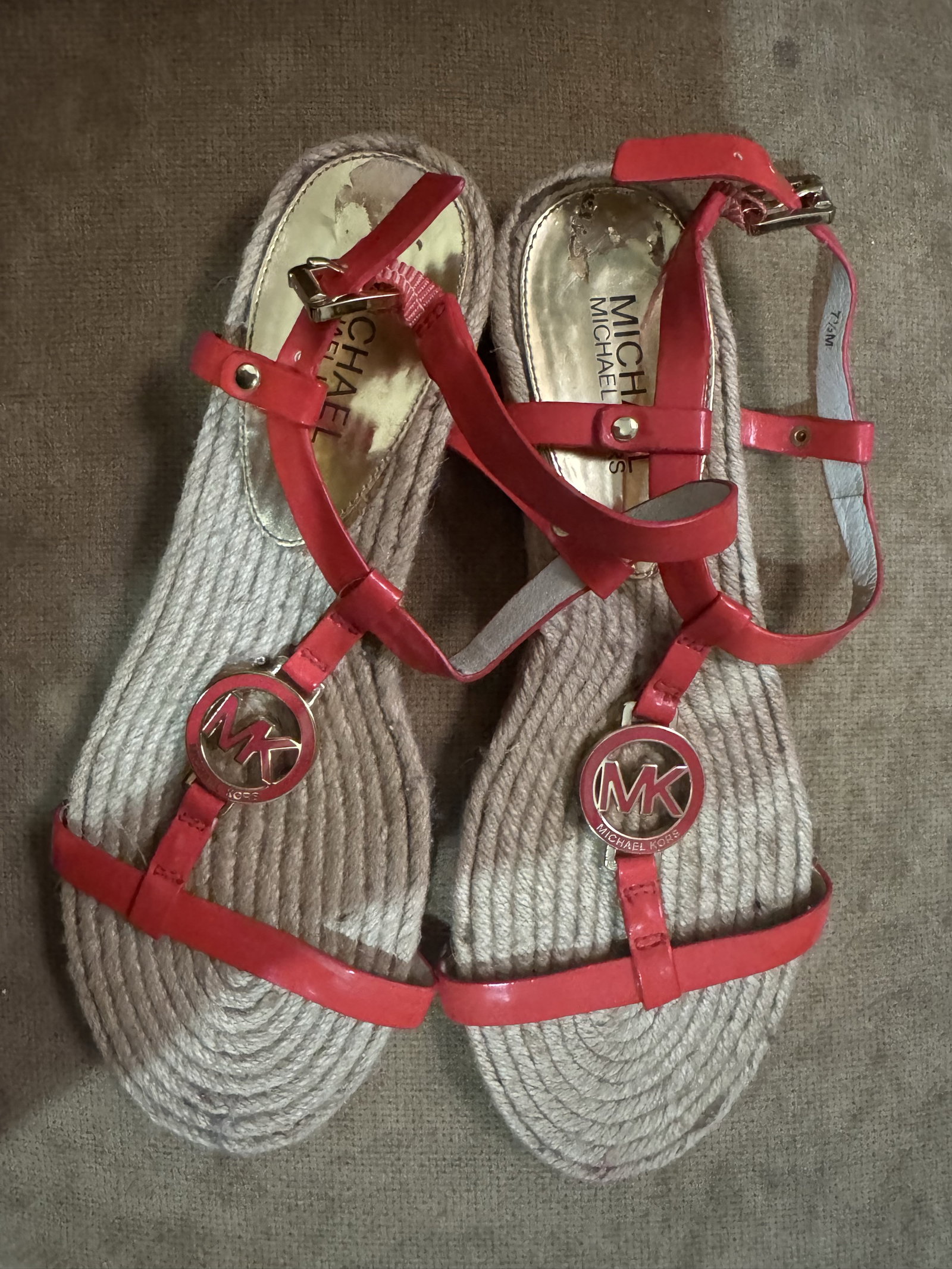 Sandalias Michael Kors Rojas Nuevas