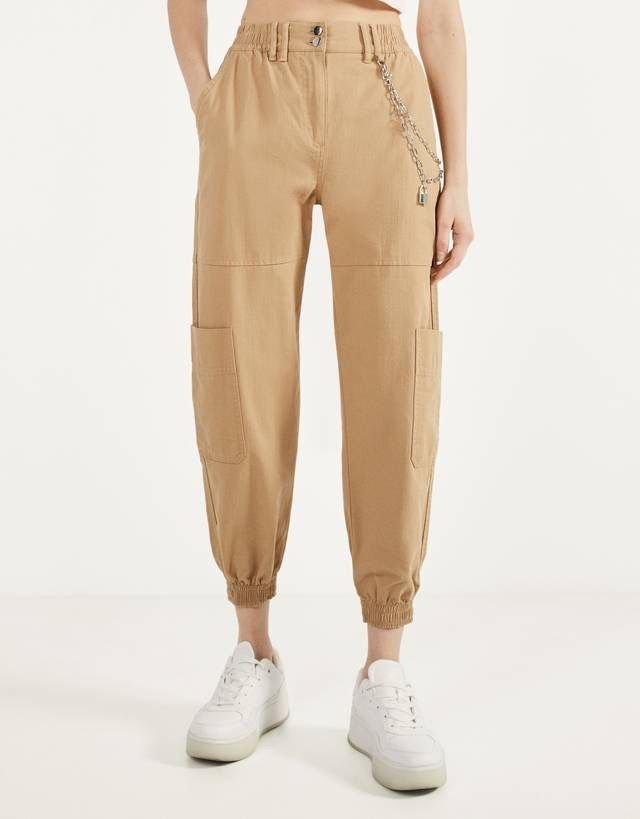 Jogger Bershka Color Beige en Excelente Estado