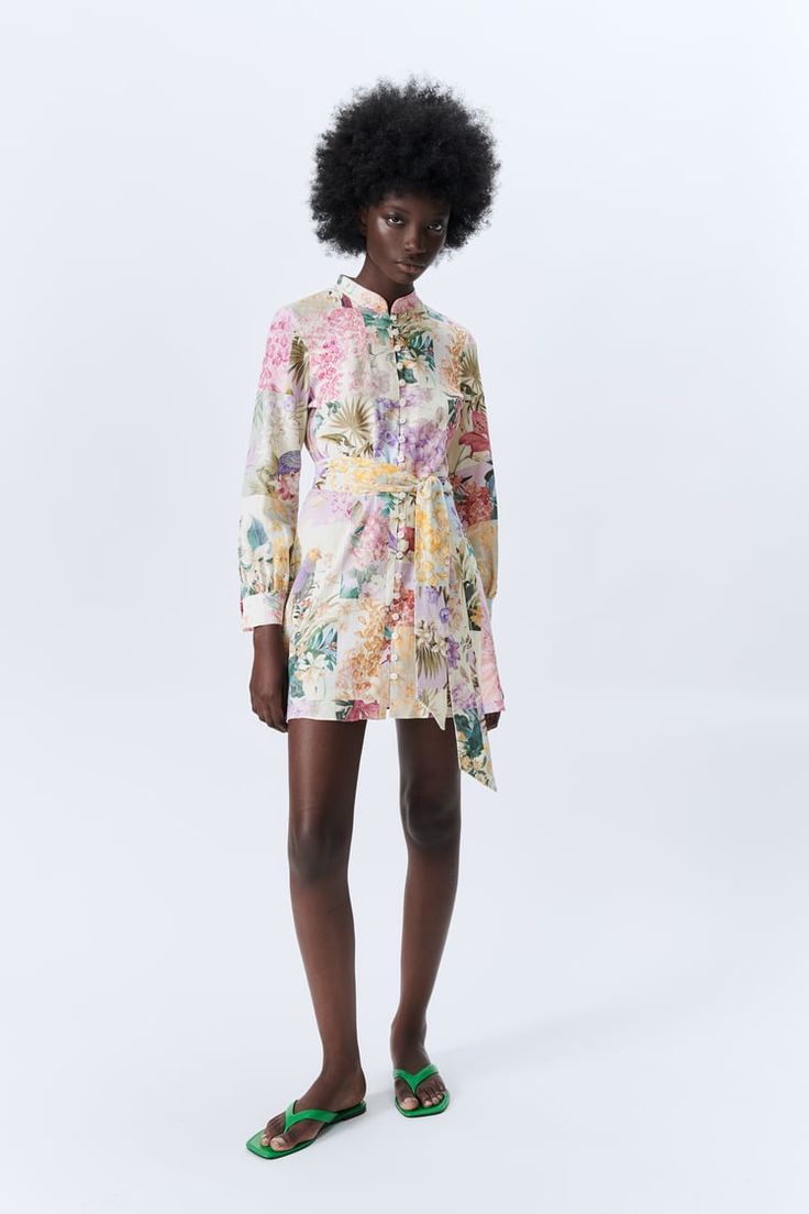 Vestido multicolor de Zara con estampado floral