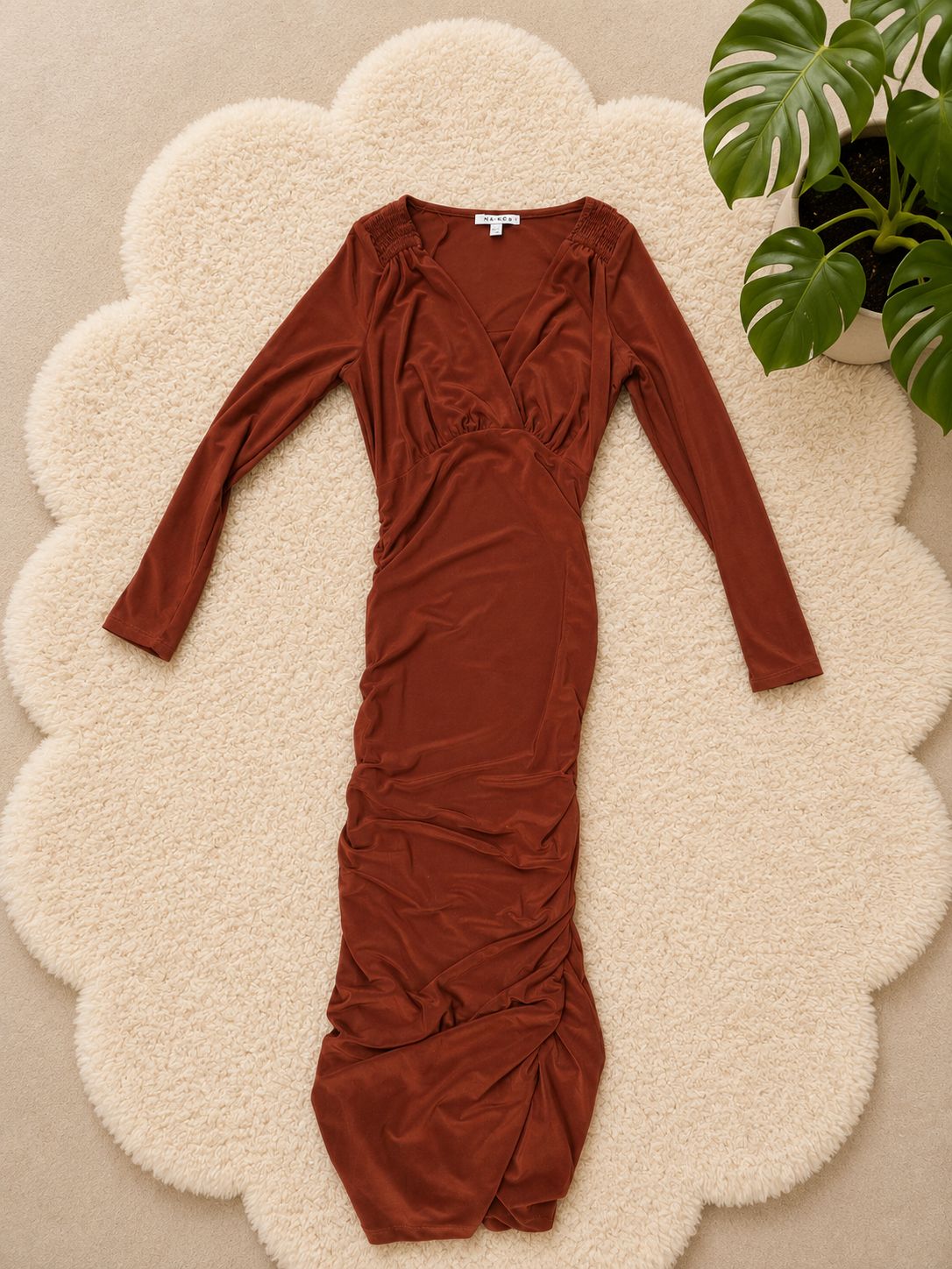Vestido nuevo color marrón con etiqueta