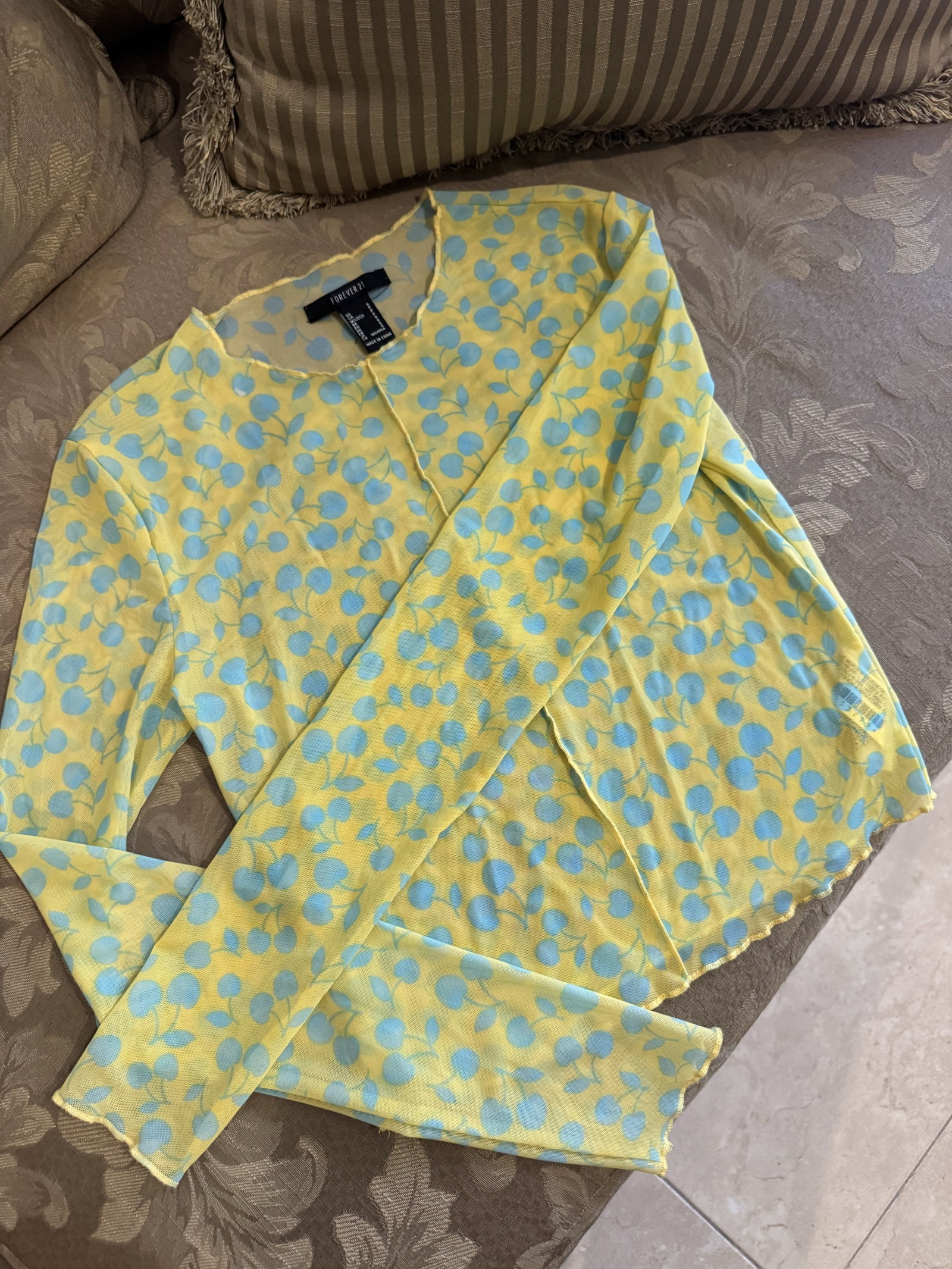 Top mesh Forever 21 cerezas