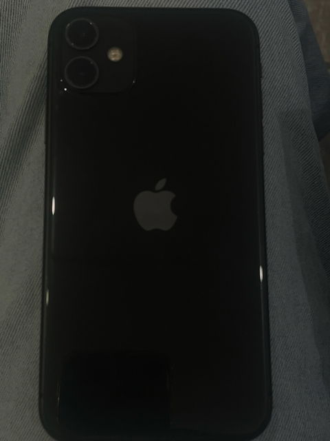 iPhone 11 64GB en buen estado, 72% batería