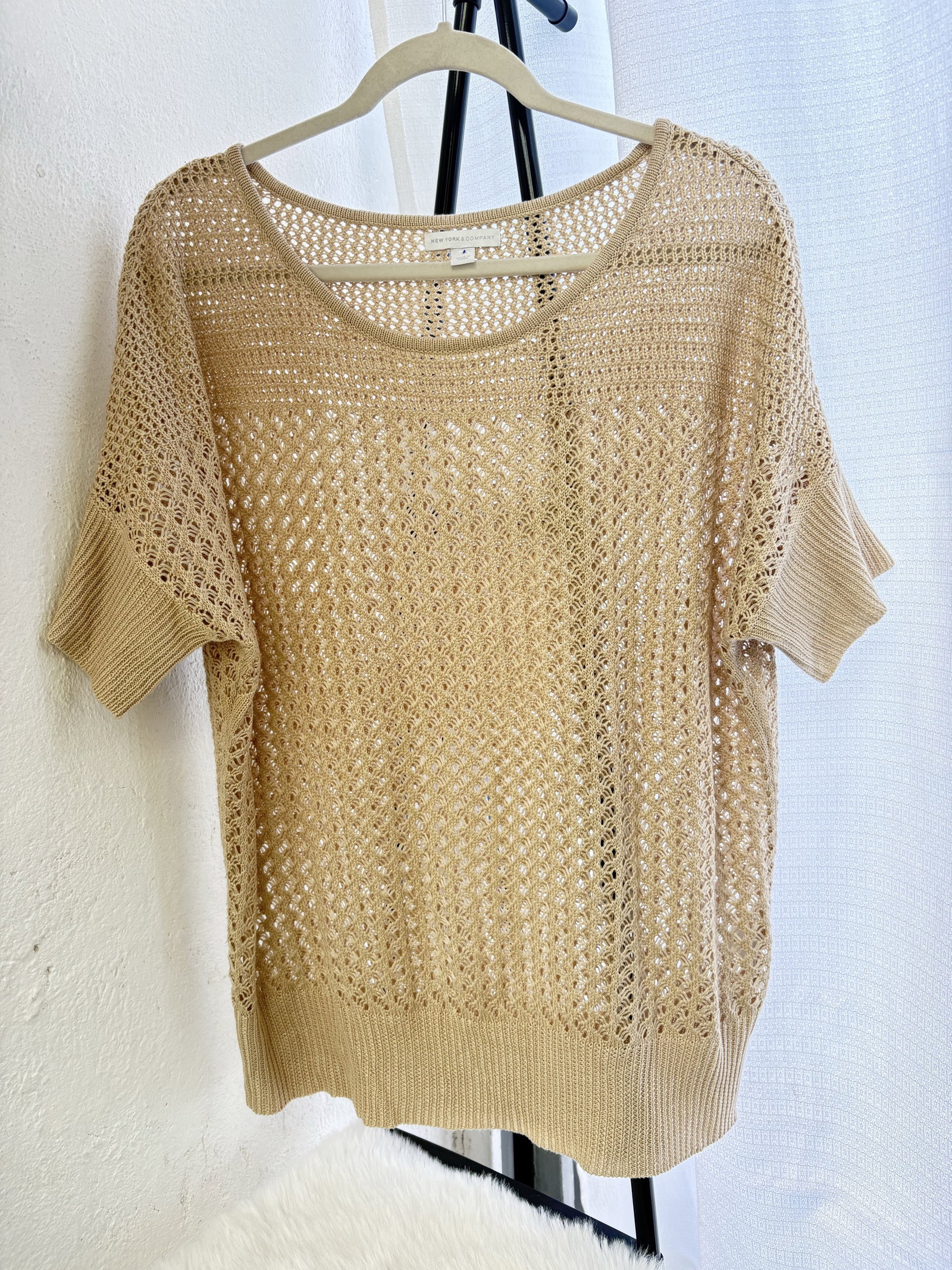 Blusa tejida calada manga corta New York &Company
