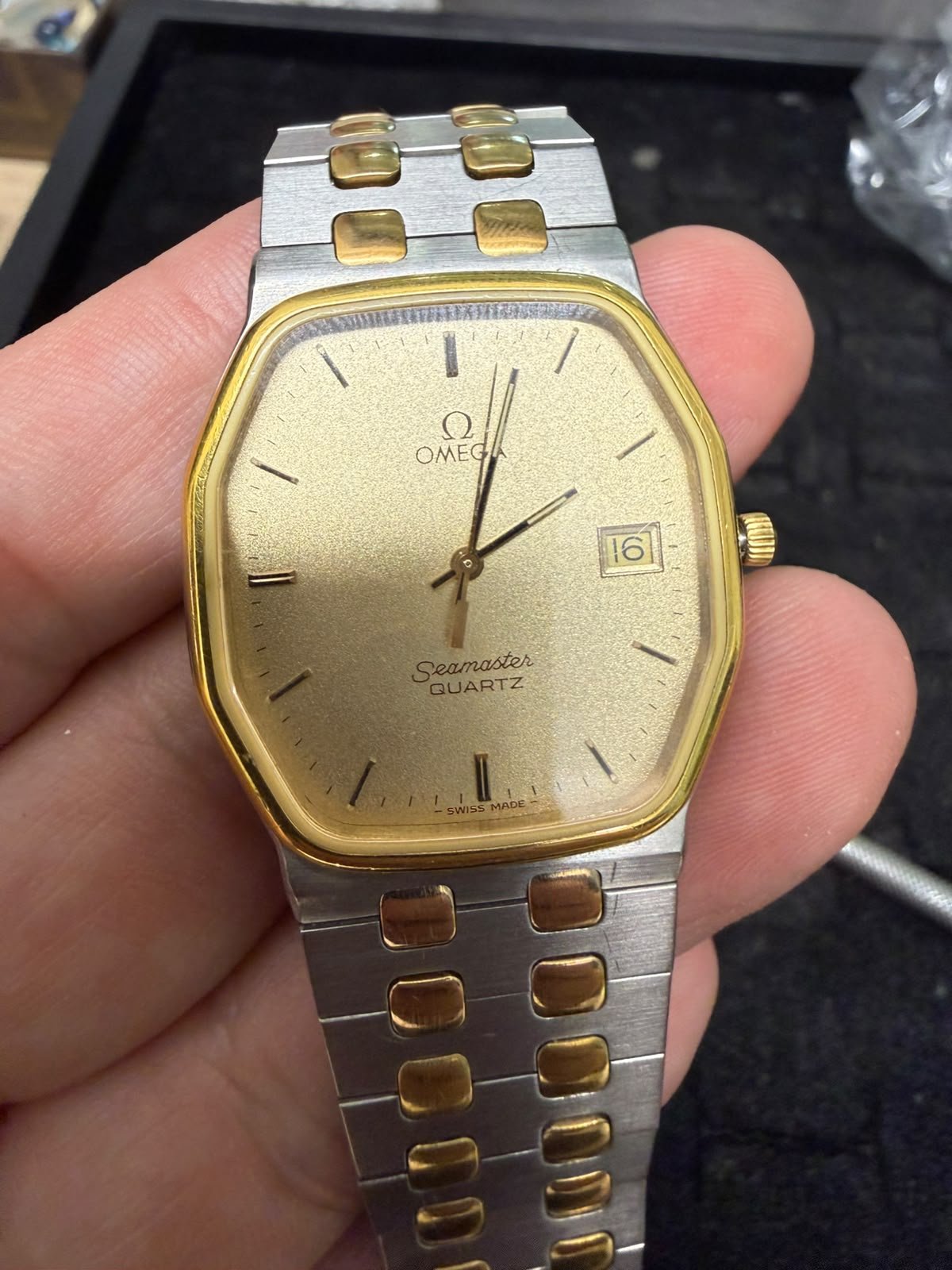 Reloj Omega Seamaster Quartz Vintage en Excelente Estado
