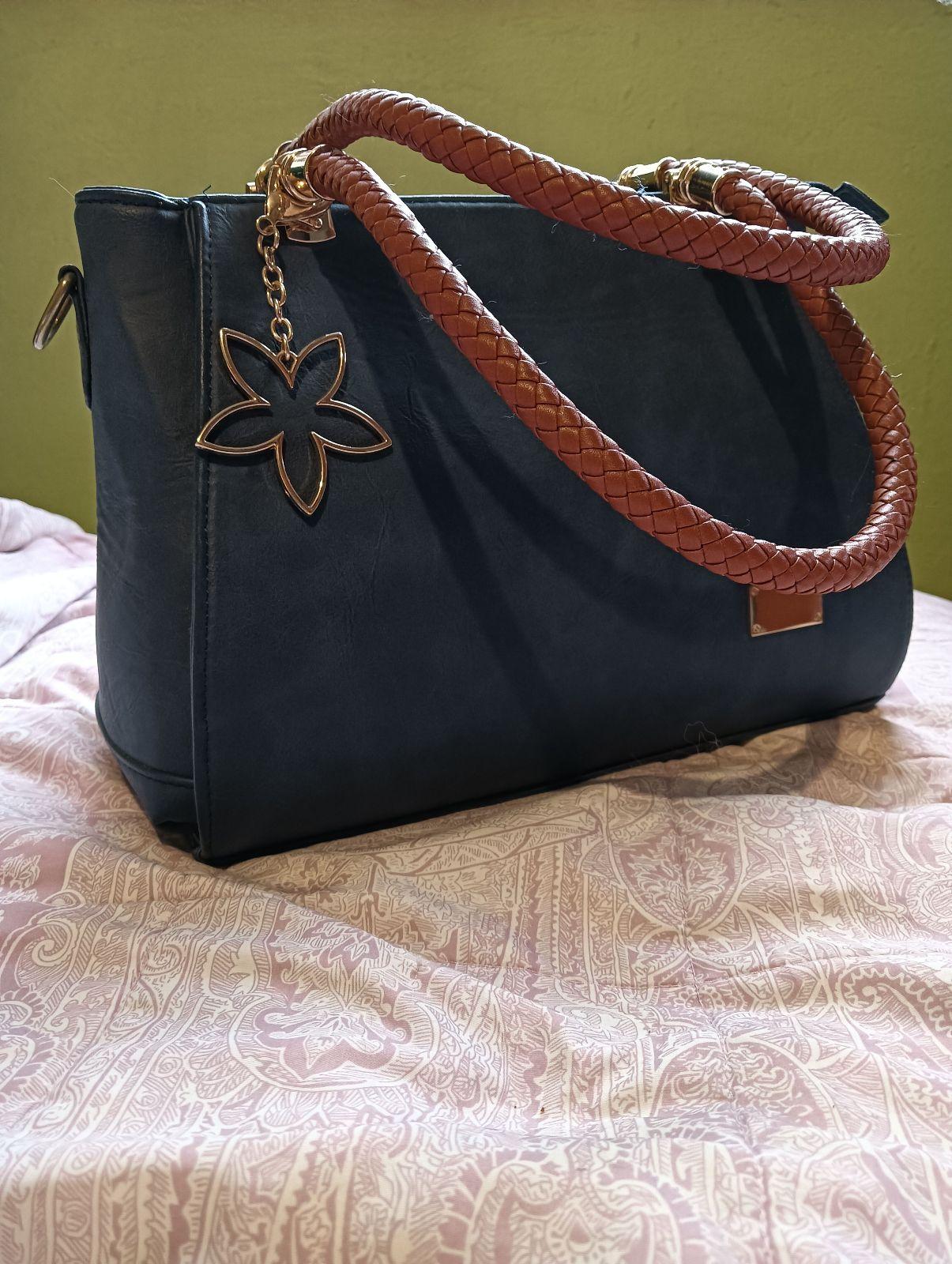 Bolsa de mano nueva
