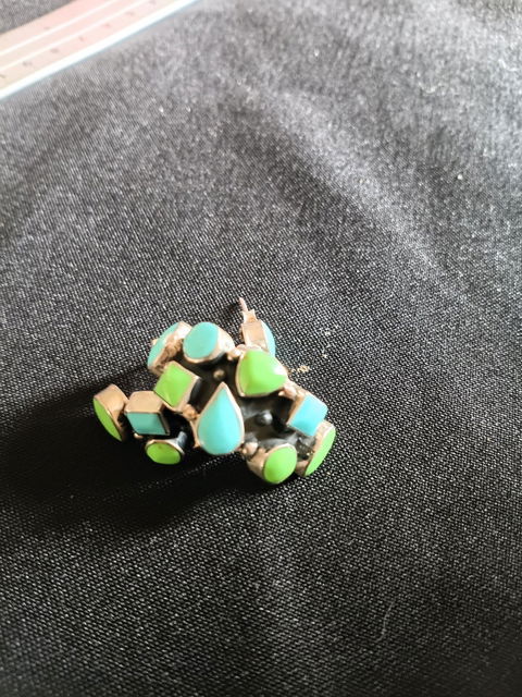 Aretes de plata con howlita verde y azul