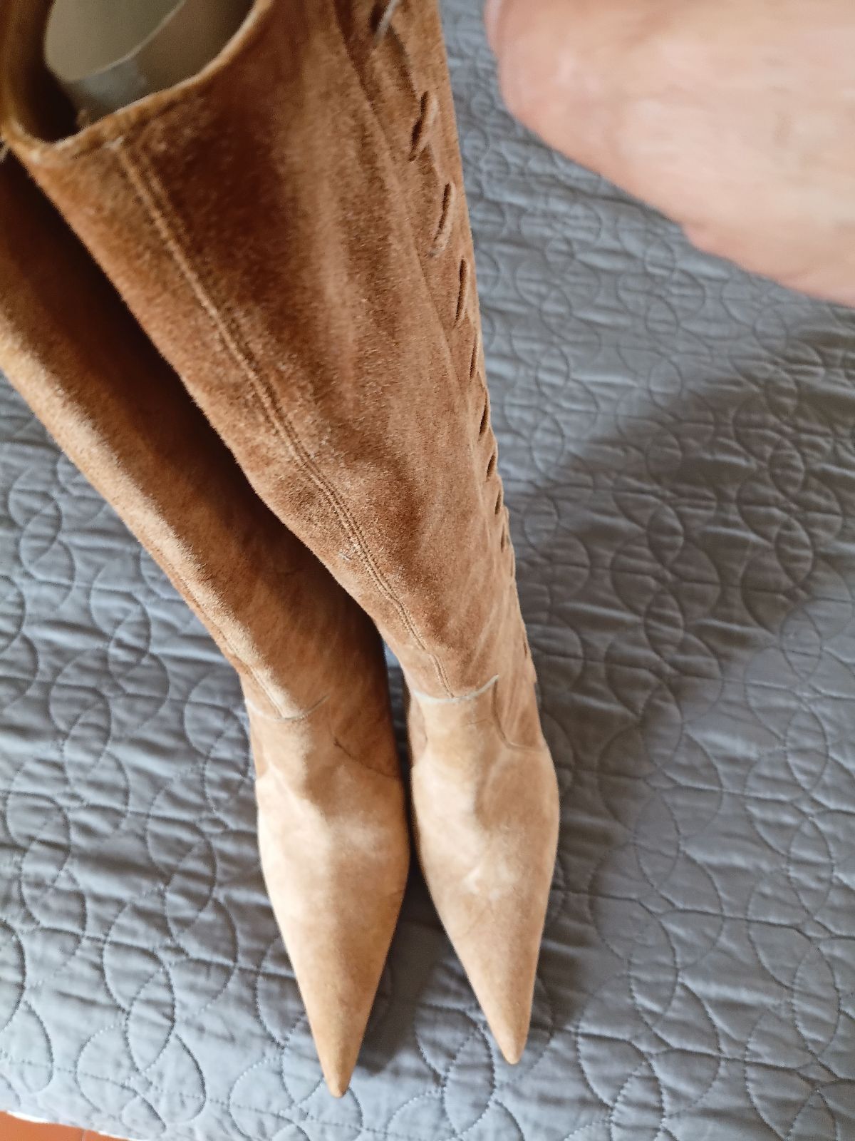 Botas largas de gamuza con cuero Levis talla 37 nuevas