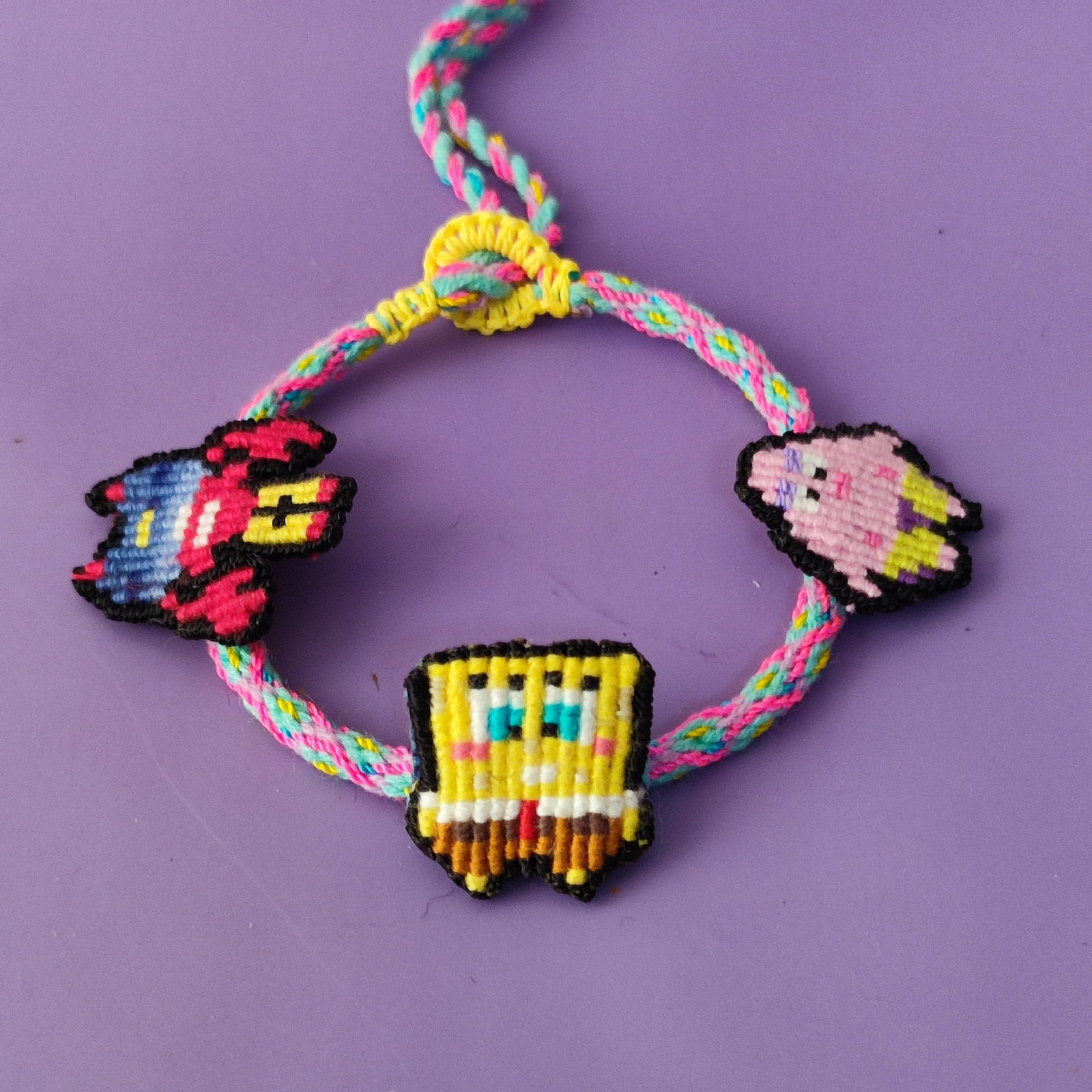 Pulsera tejida a mano de Bob Esponja y amigos