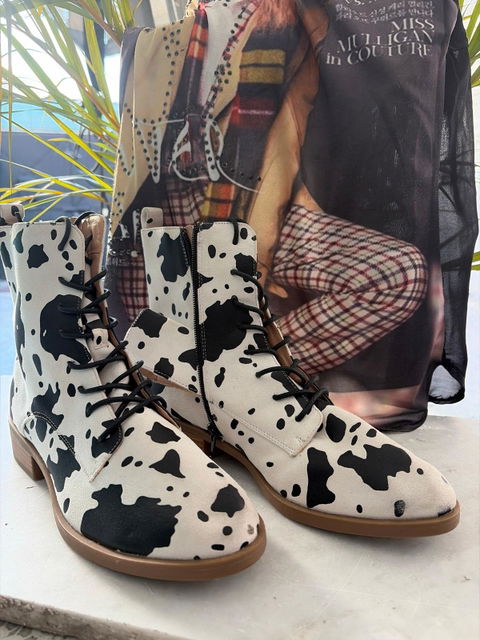 Botas de mujer con estampado de vaca