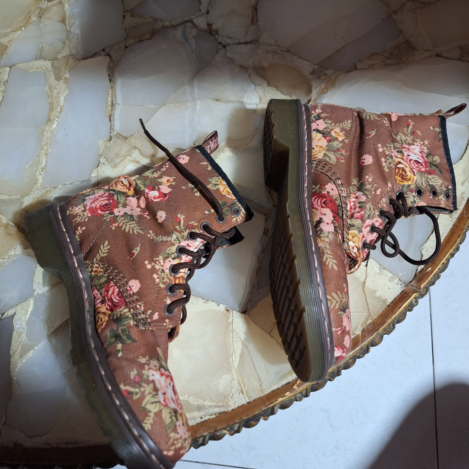 Botas Dr. Martens Florales de 8 Ojos - Like New