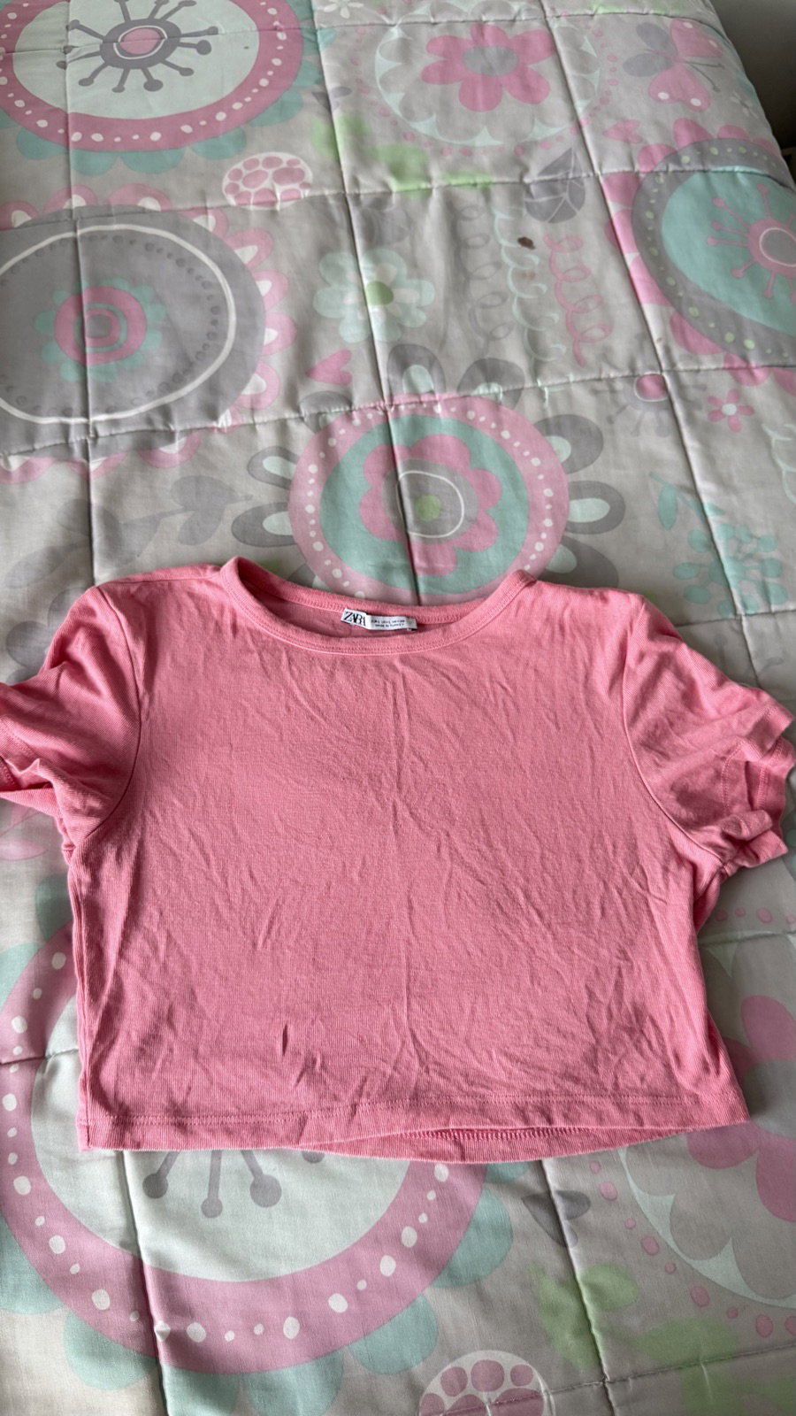 Top básico rosa pegado de Zara seminuevo