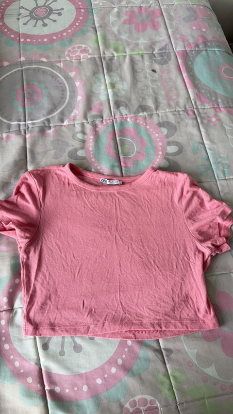 Top básico rosa pegado de Zara seminuevo