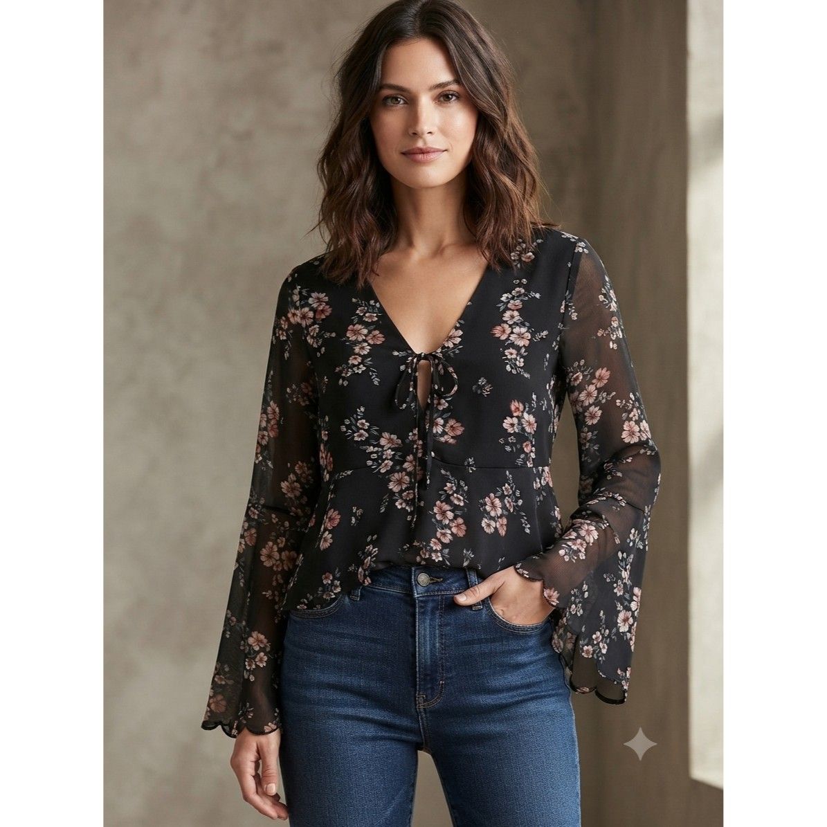 Blusa Negra Floreada Devided 