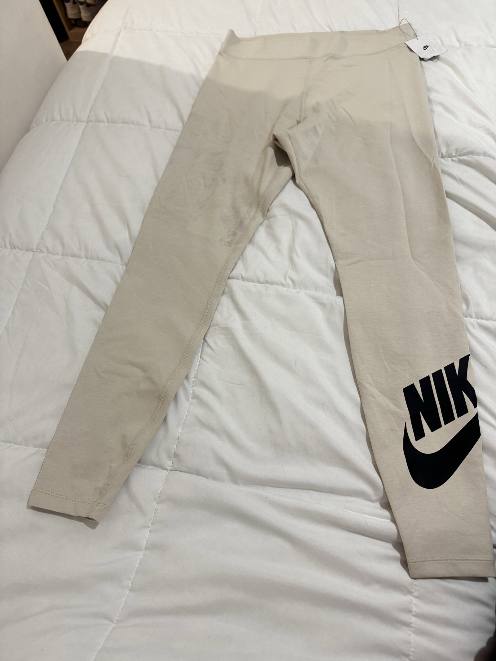 Mallas color crema nike