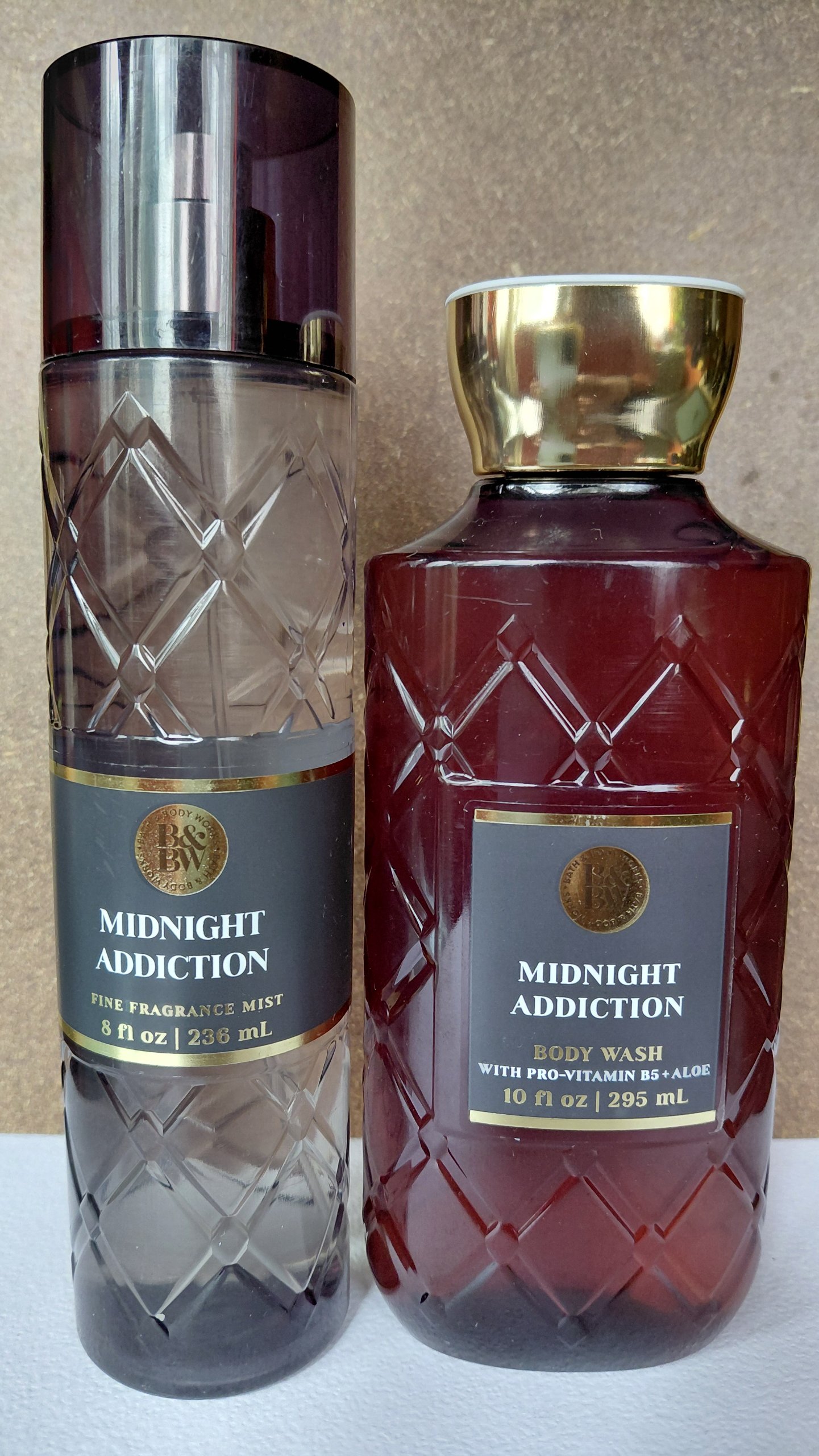 Set de 2 Piezas Bath & Body Works - Midnight Addiction (Body Mist y Body Wash)