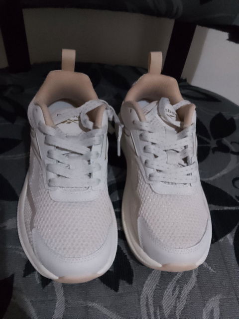 Tenis Reebok Running Gris con Rosa Nuevos