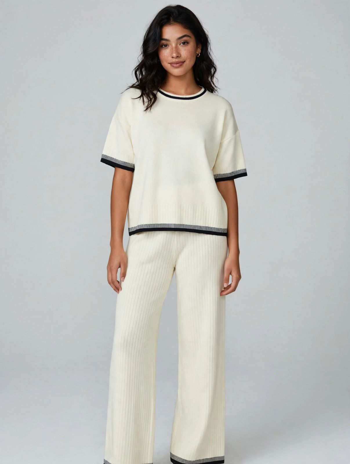 Conjunto de blusa y pantalón crema unitalla