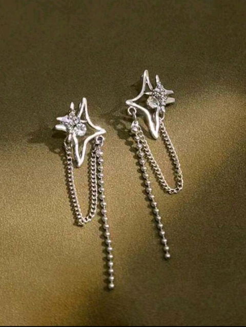 Un par de aretes estilo europeo-american