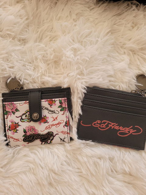 Tarjetero Ed Hardy Negro con Blanco y Detalles Rosas