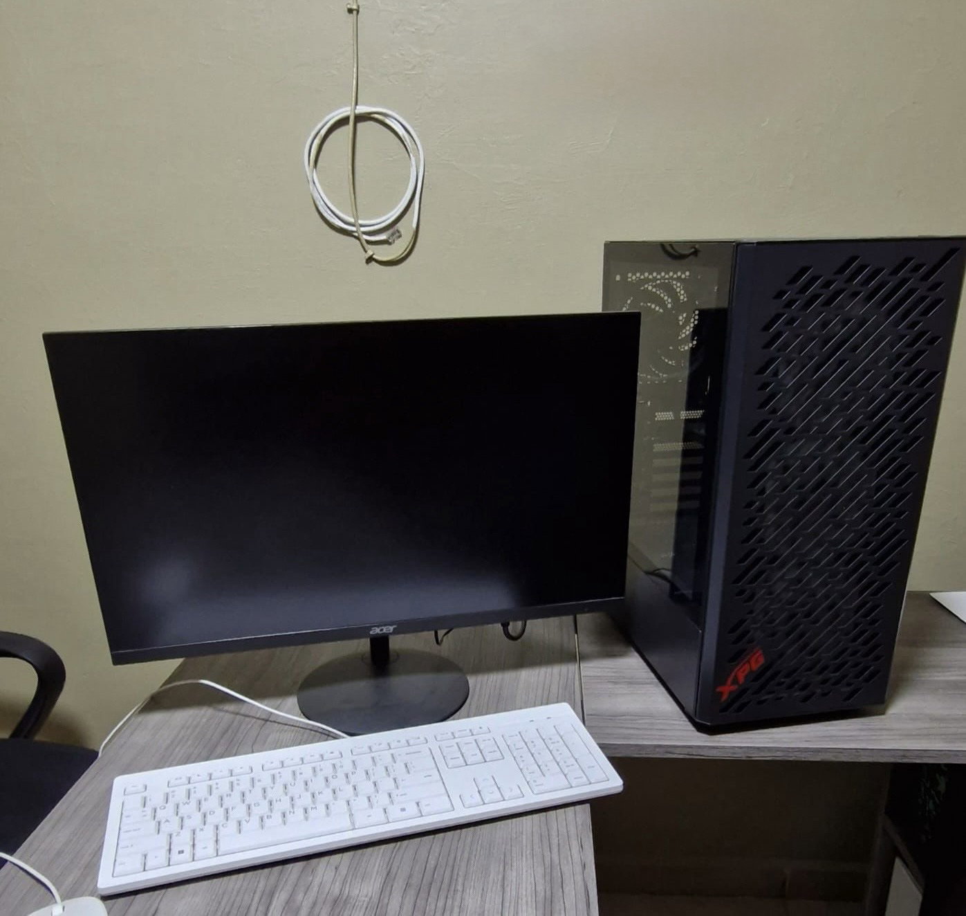 PC de escritorio Ryzen 5 5500 con monitor 