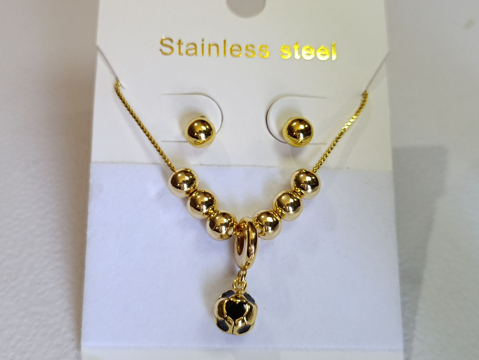 Conjunto de joyería, oro laminado. 