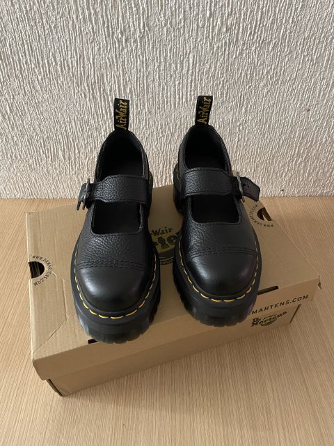 Tenis Dr. Martens Adinna Flwr como nuevos