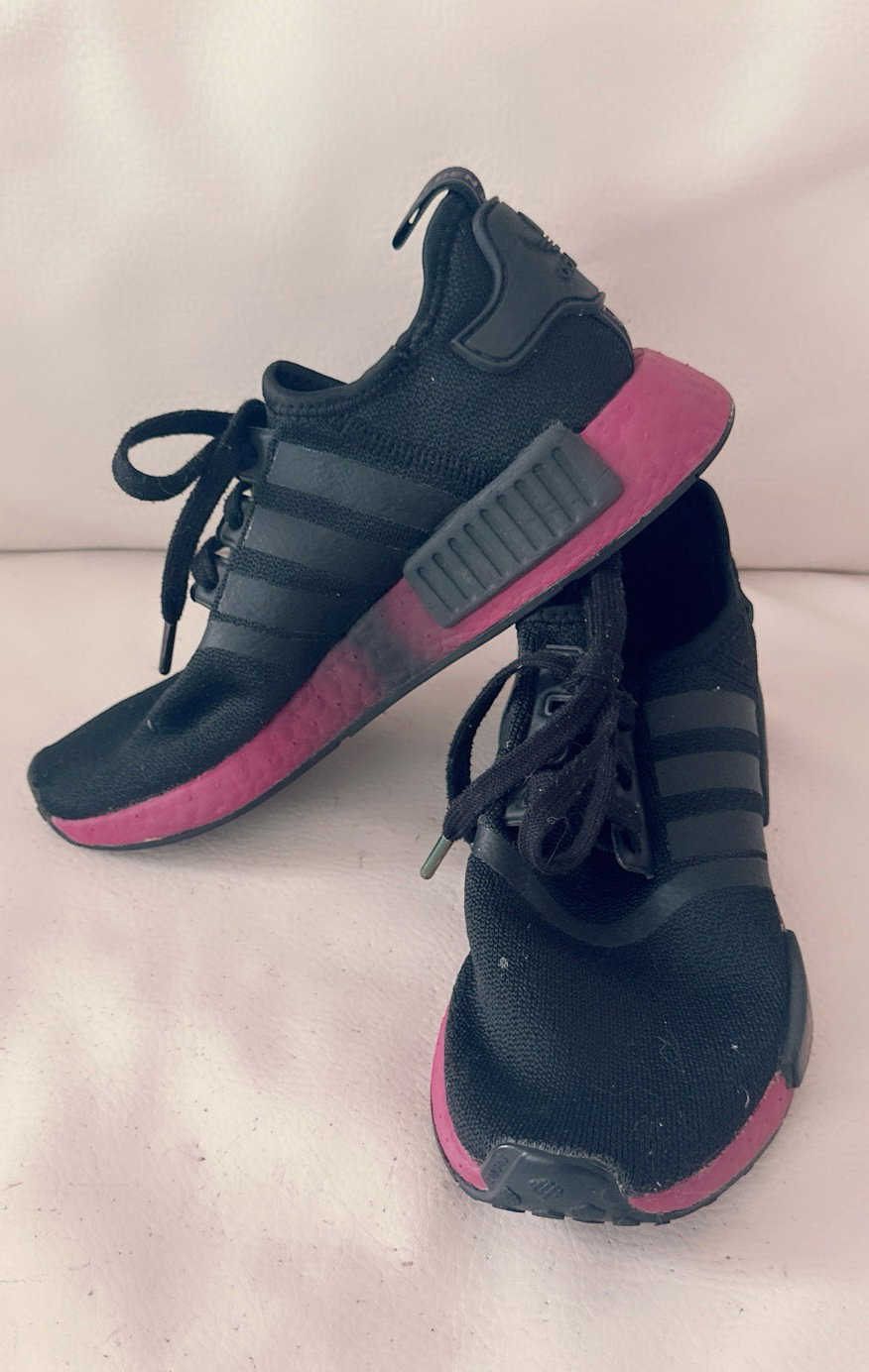 Tenis Adidas NMD R1 Negros Talla 23 en Buen Estado