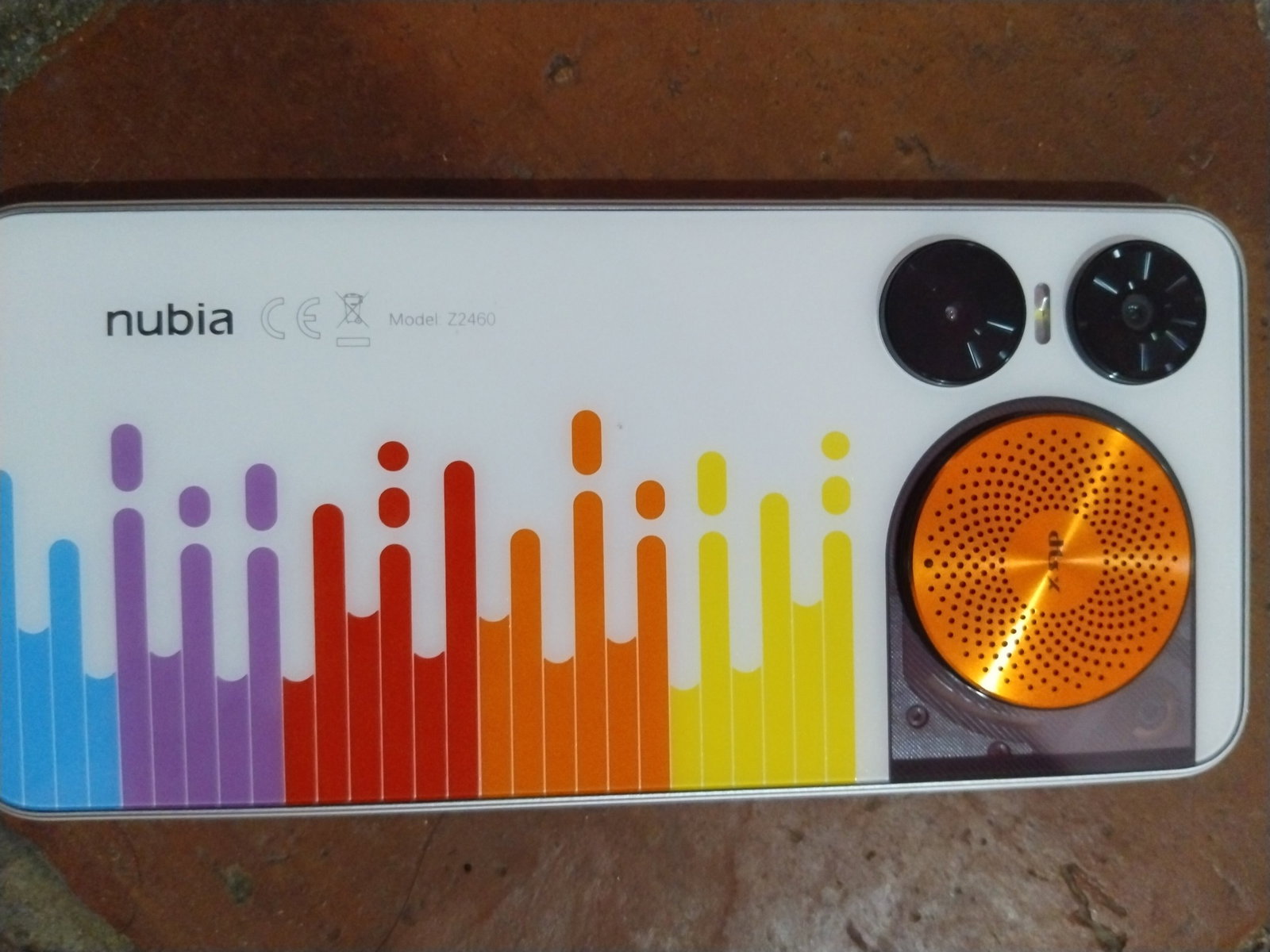 Celular Nubia Music 2 - Modelo Z2460 en Excelente Estado