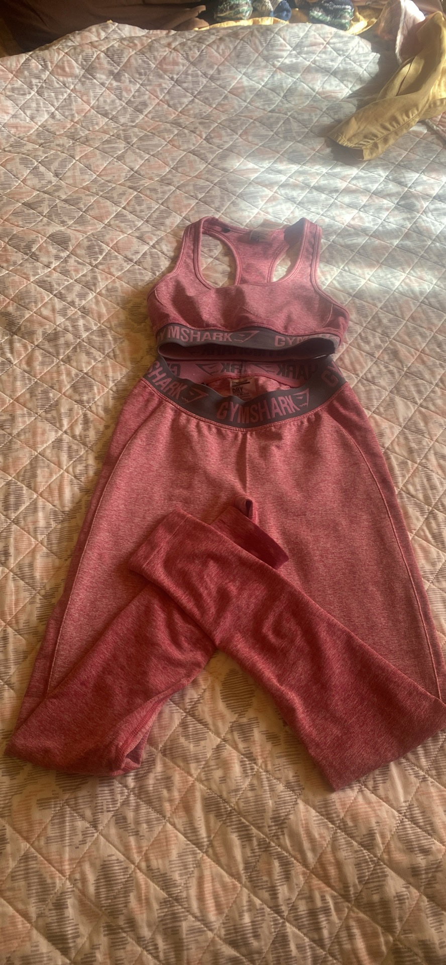 Conjunto Gymshark de Dos Piezas Talla S Color Rosa