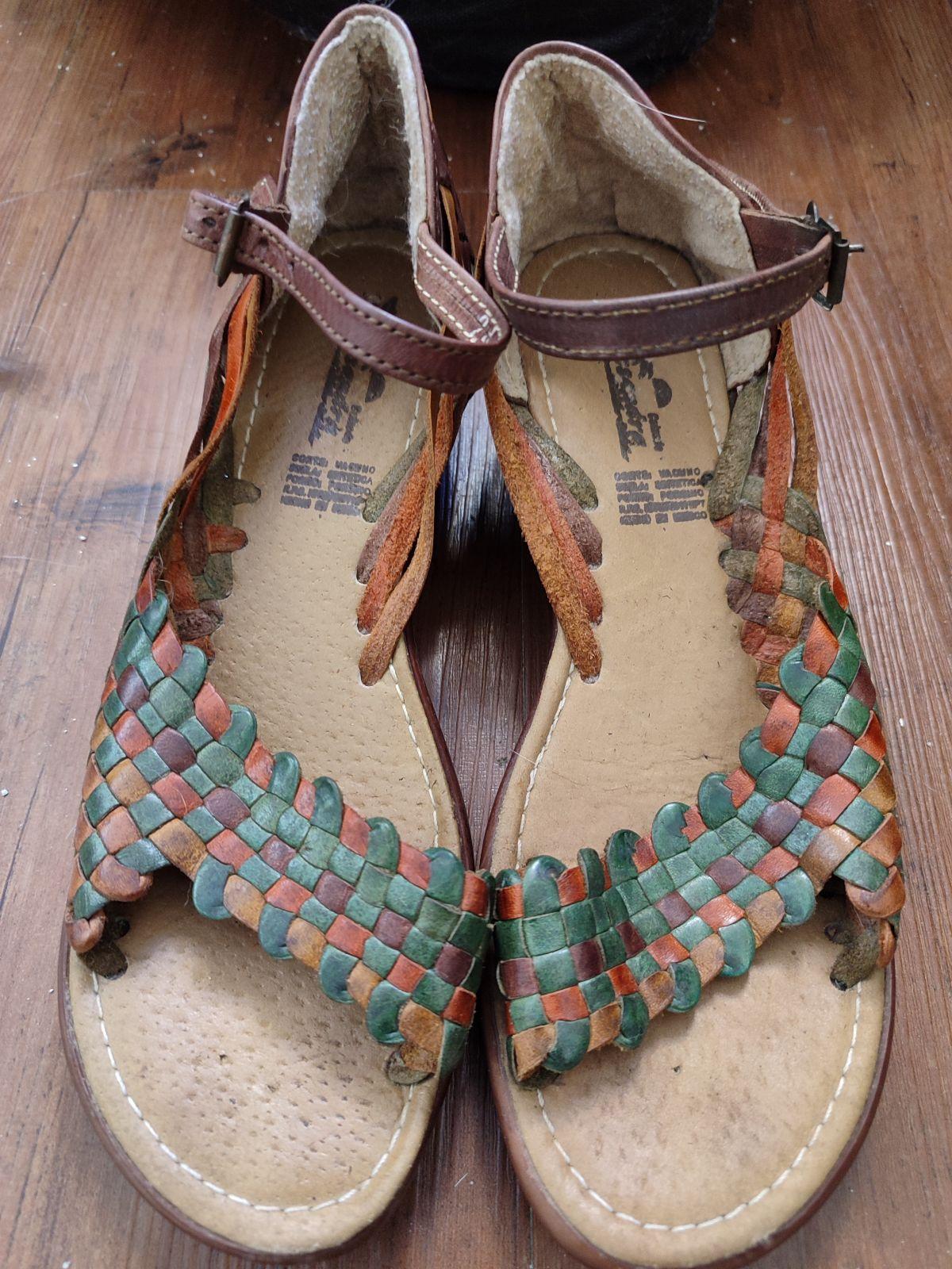 Sandalias de piel artesanales talla 4 en perfecto estado