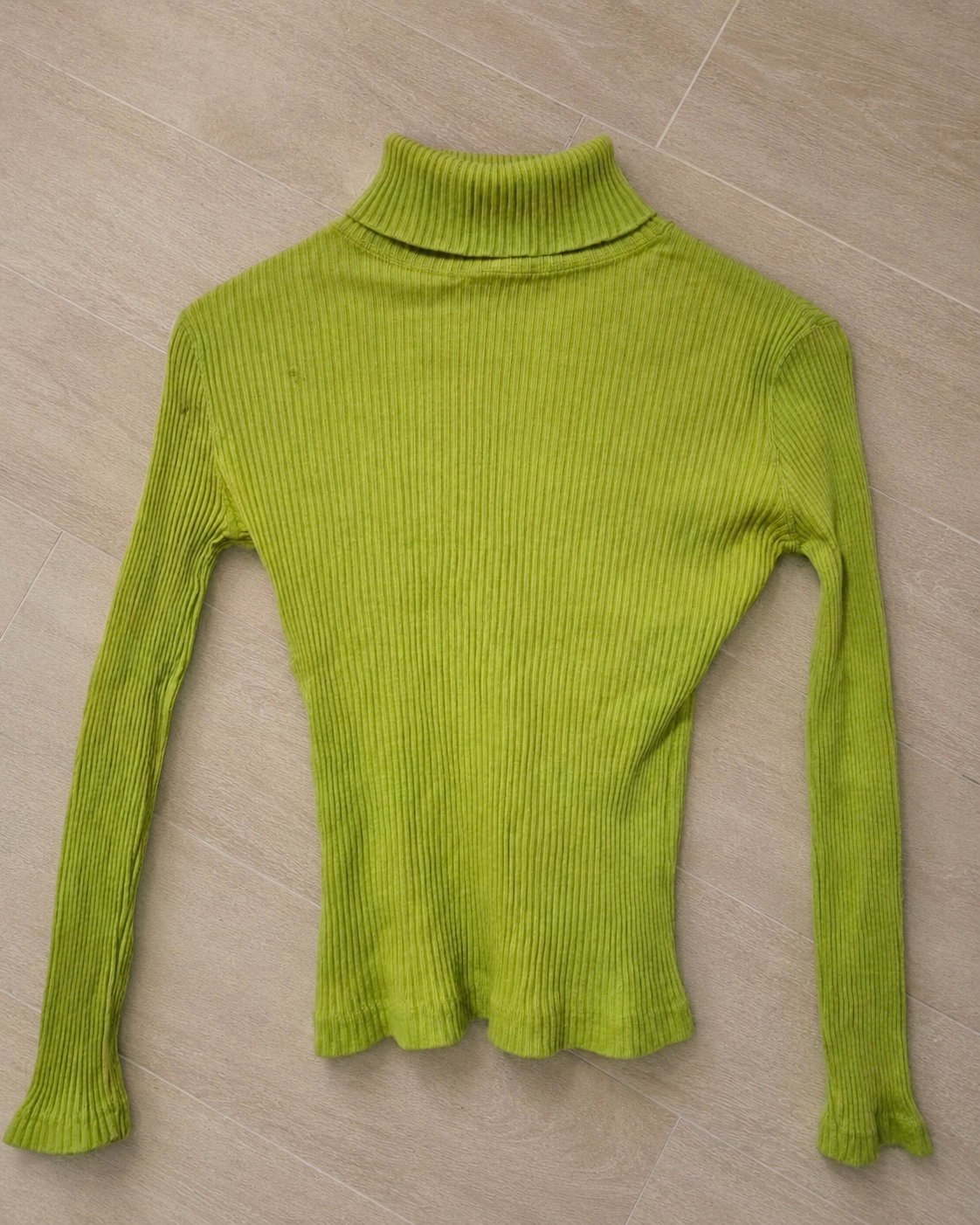 Suéter cuello tortuga 