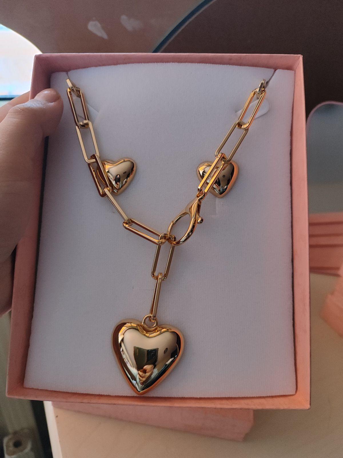 Set de collar y aretes en baño de oro 18k
