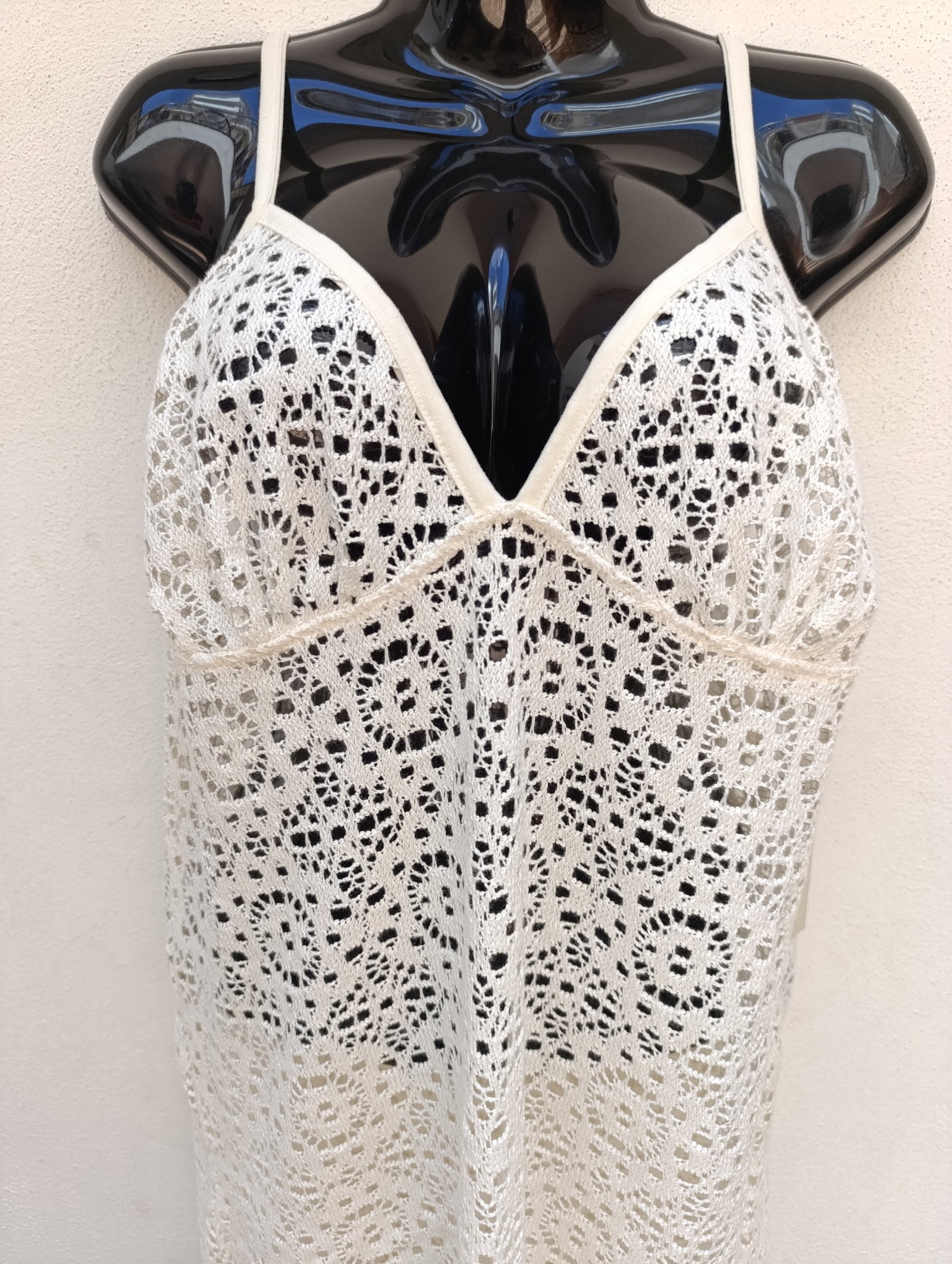 Vestido de Encaje Beige No Boundaries Talla M