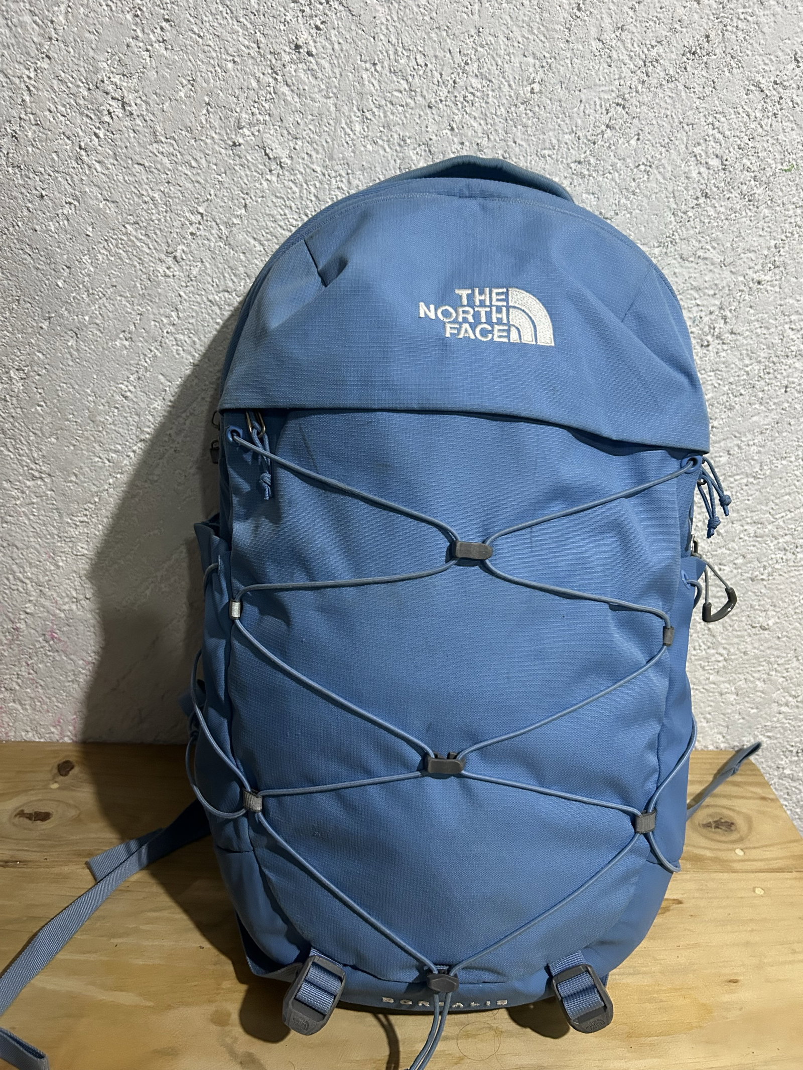 M hola North face borealis