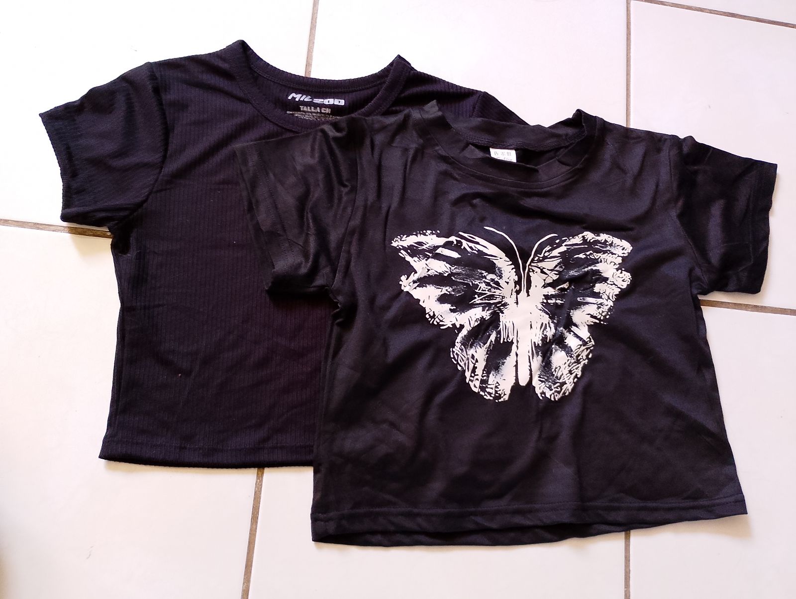 Par de ombligueras con diseño de mariposa y lisa - Ch y M