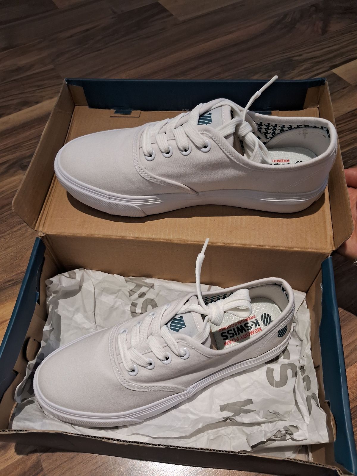 Tenis K-SWISS blancos de mujer, talla 24.0 (MEX)