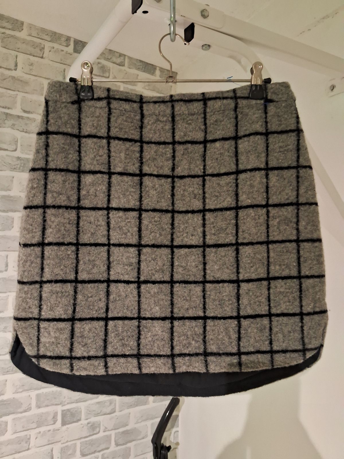 Falda de vestir color gris, talla 4, nueva