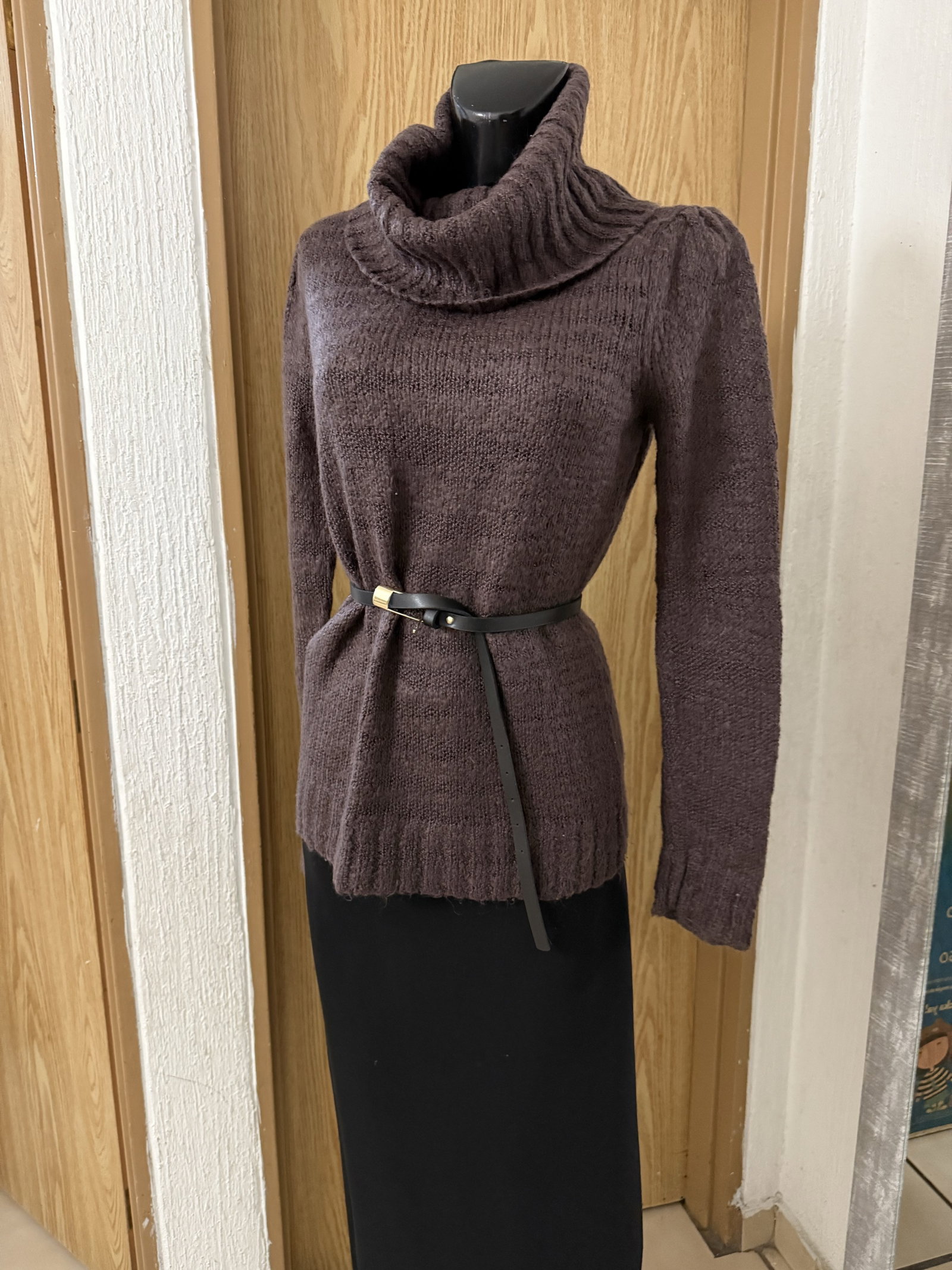 Suéter cuello alto Zara 